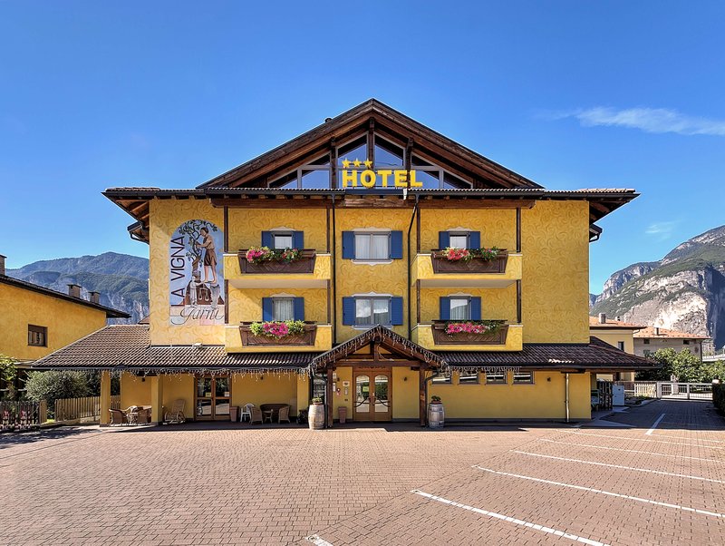 Hotel Garni La Vigna - Adult Friendly,Madonna Di Campiglio>>Bolzano,3 star
