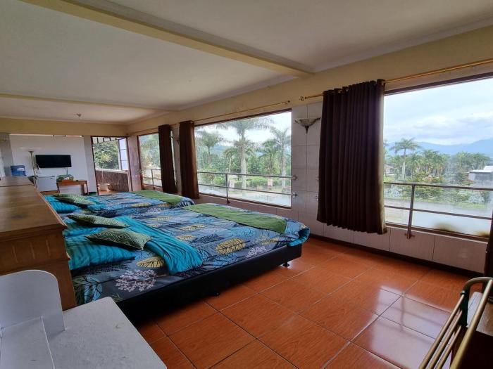 Hotel Hikmat Indah Lembang,Near Floating Market Lembang Bandung.,2 star