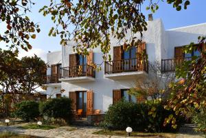 Swiss Home,Parikia>>Naousa,3 star