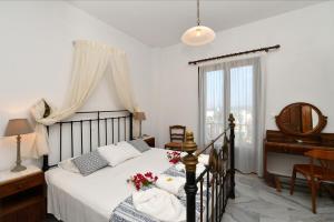 Swiss Home,Parikia>>Naousa,3 star