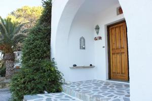 Swiss Home,Parikia>>Naousa,3 star