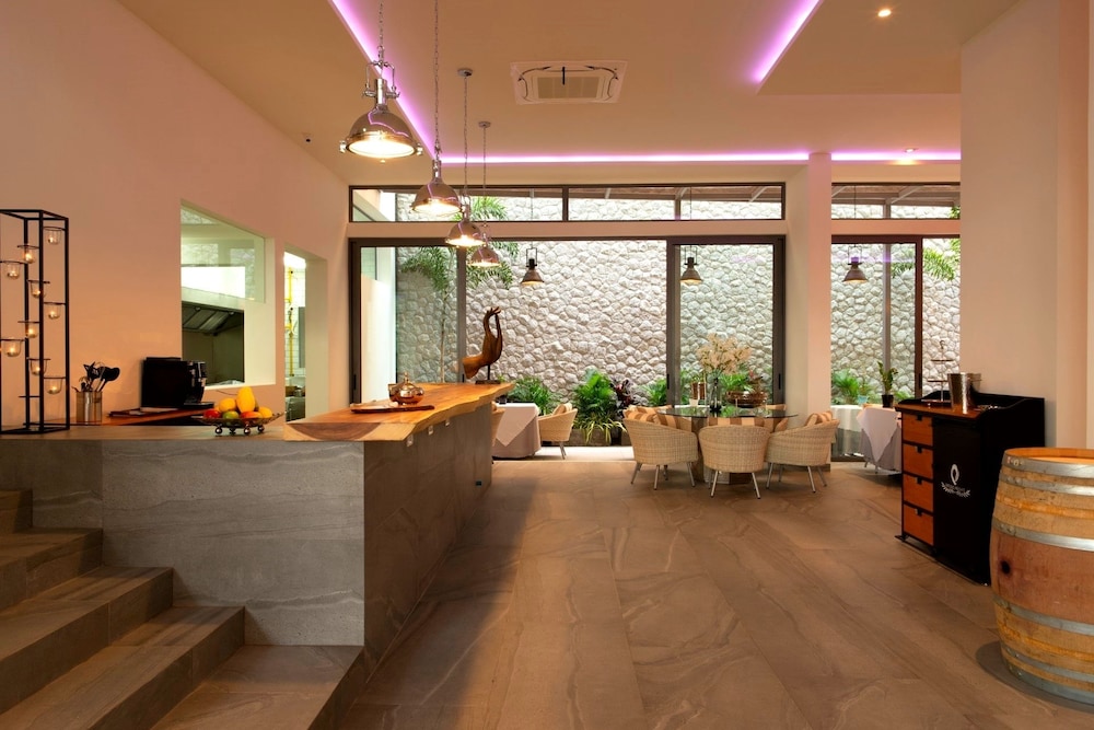 Patong Heights,Kathu>>Karon Beach,4.5 star