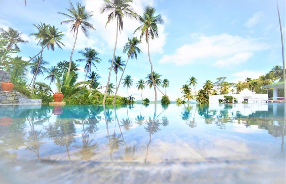 The Flame Tree Estate & Hotel,Kadugannawa>>Galagedara,3.5 star