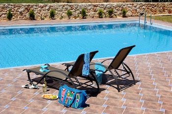 theros hotel