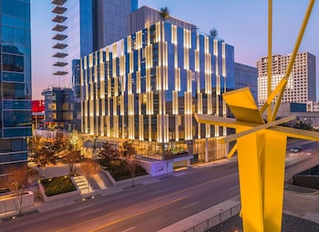 hall arts hotel dallas curio collection by hilton