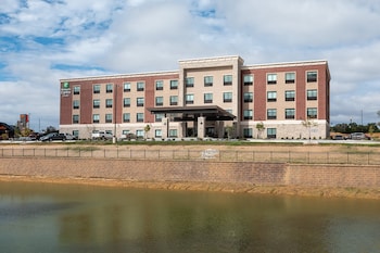 Holiday Inn Express And Suites Wentzville St Louis West,Wentzville>>Alton,2.5 star