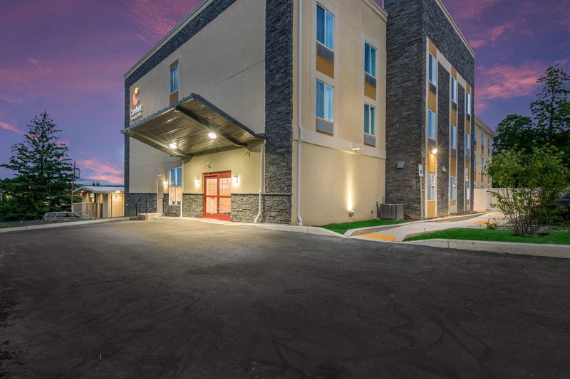 Comfort Inn & Suites Harrisburg - Hershey West,Harrisburg>>Dauphin,2.5 star
