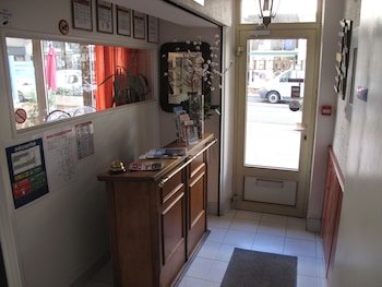 Nouvel Hotel,Saint-Raphael>>Roquefort-Les-Pins,2 star