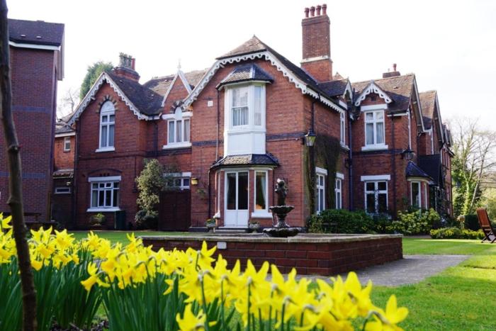 Hillscourt,Birmingham>>Barnt Green,3.5 star