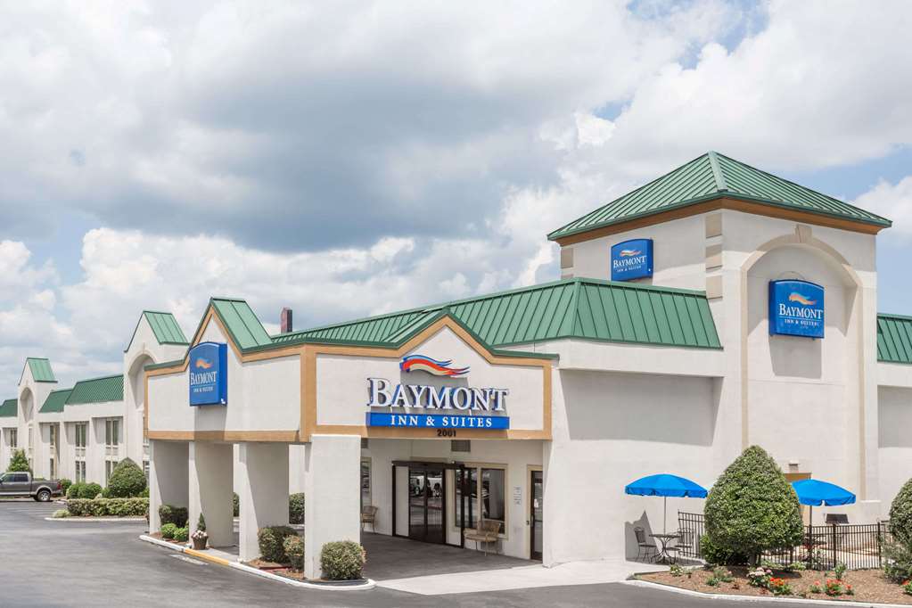 baymont by wyndham greensboro coliseum