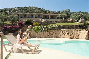 Moma Hotel Cannigione,Near Nuragic Temple Of Malchittu,4 star