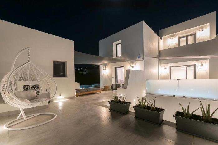 Karat Suites,Megalochori>>Fira,3.5 star