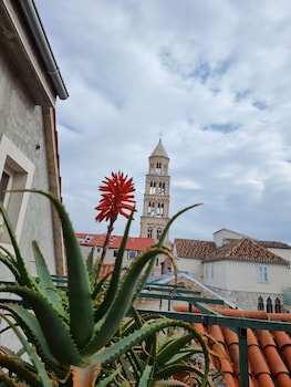 malena palace experience