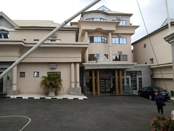 commordore hotel