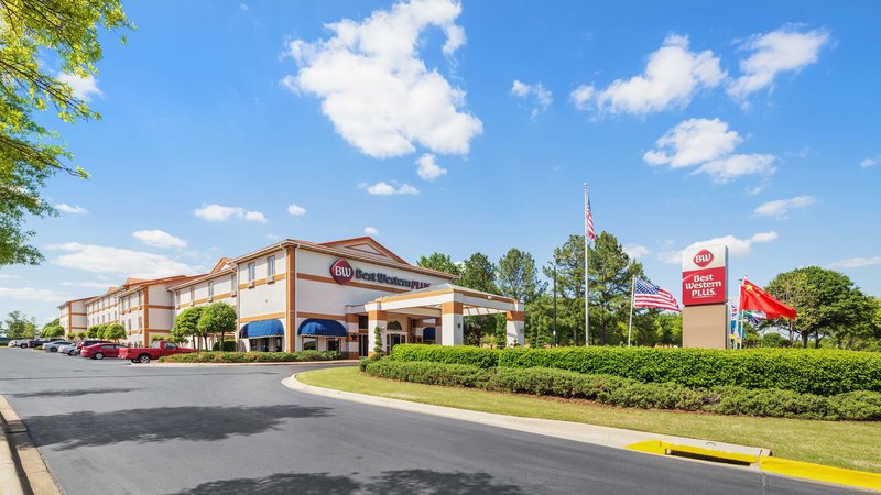 Best Western Carlton Suites