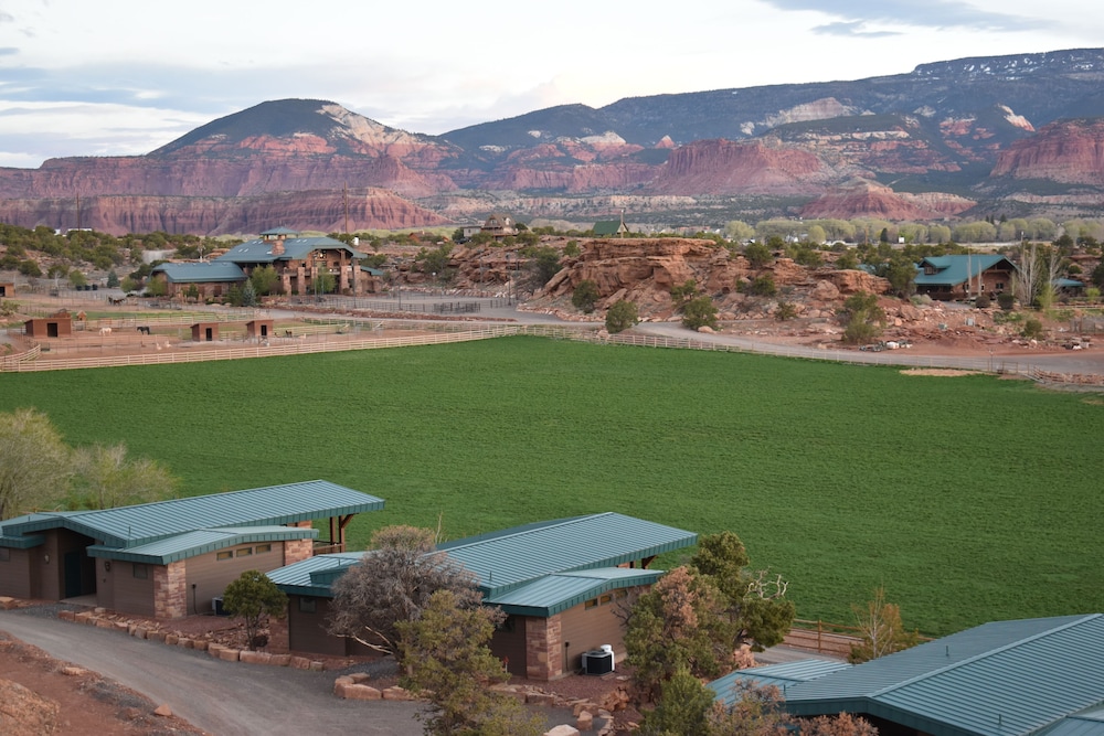 Cougar Ridge Resort, Llc,Loa>>Bicknell,3.5 star