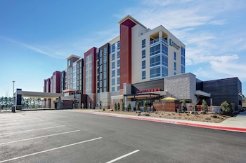 Embassy Suites By Hilton Jonesboro Red Wolf Convention Center,Near Asu Stadium,4 star