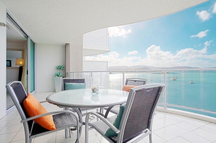 At Marina Shores,Cannonvale>>Airlie Beach,5 star