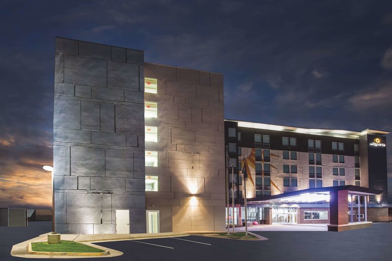 La Quinta Inn & Suites By Wyndham Winchester,Warrenton>>Virginia,2.5 star