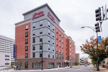 hampton inn and suites winston salem downtown