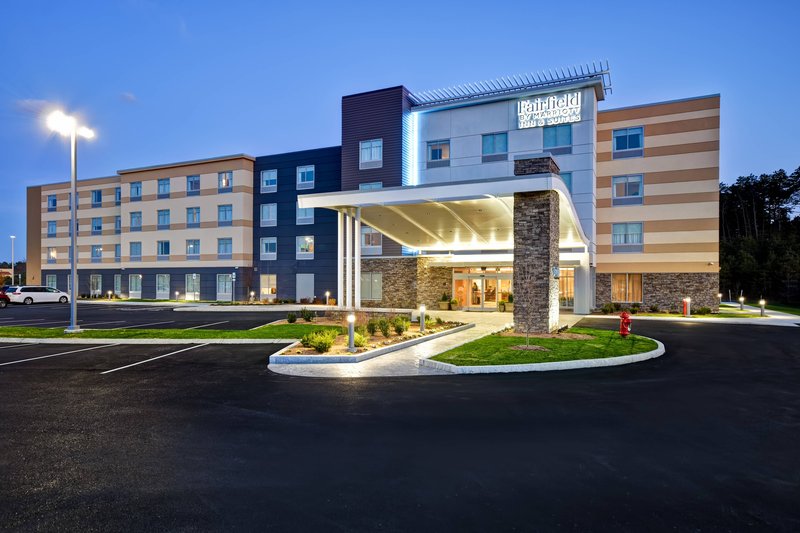 fairfield inn and suites by marriott plymouth