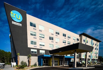 tru by hilton lake city