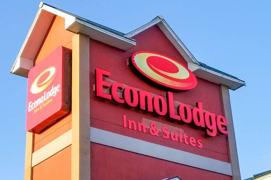econo lodge inn and suites east