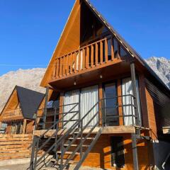 twin cottages kazbegi