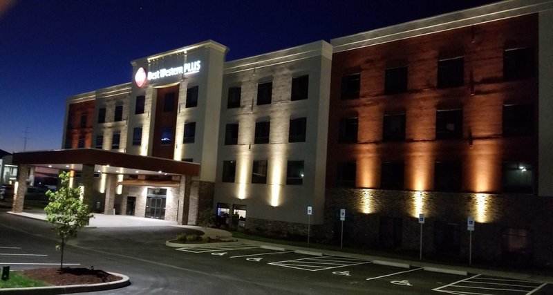 B/W Plus Elizabethtown Inn & Suites,Hardin>>Elizabethtown,2.5 star
