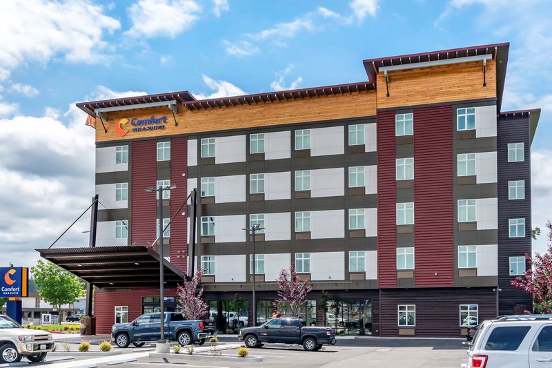 comfort inn and suites lakewood by jblm
