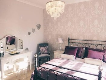 De Courceys Manor Cottages,Next To A Golf Course,3 star