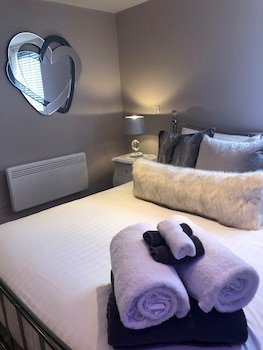 De Courceys Manor Cottages,Next To A Golf Course,3 star