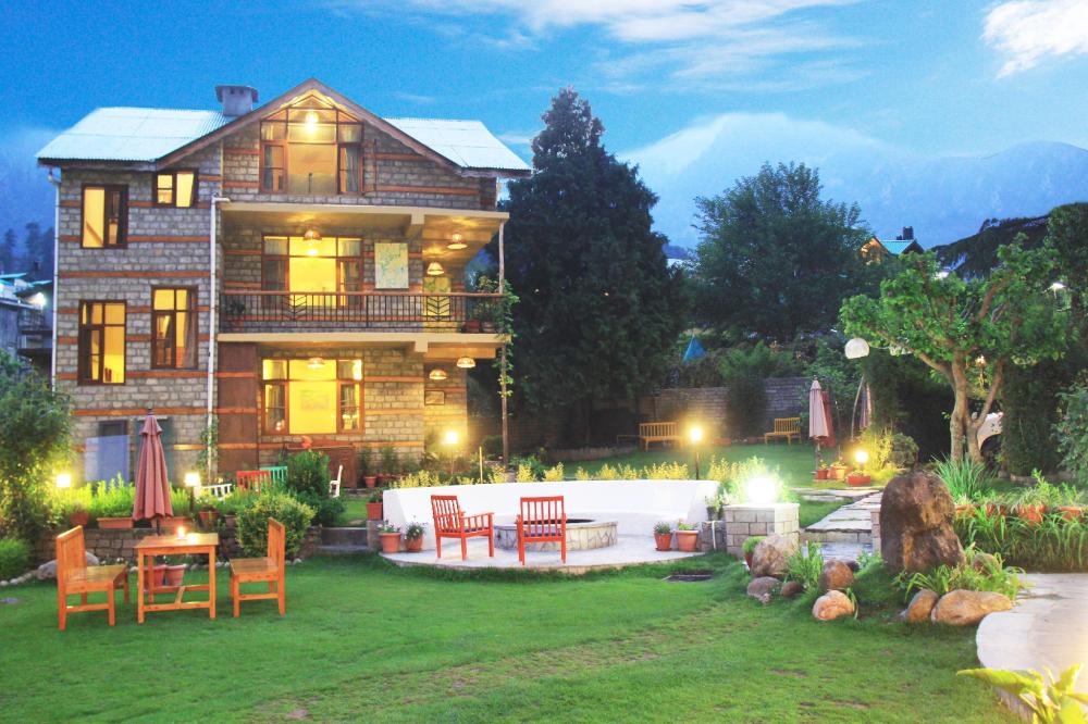 Johnson Lodge & Spa,In Manali (New Manali),3 star