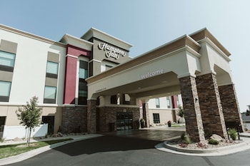 hampton inn bismarck