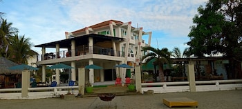 North Shores Inn,In Currimao,2.5 star