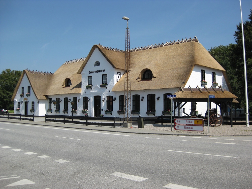 Dostrup Landevejskro & Motel,Next To A Golf Course,3 star