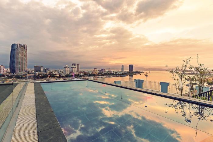 ibiza riverfront hotel