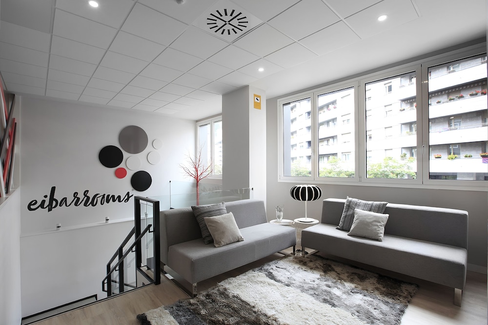 Eibarrooms Auto Check-In,Ermua>>Eibar,1 star