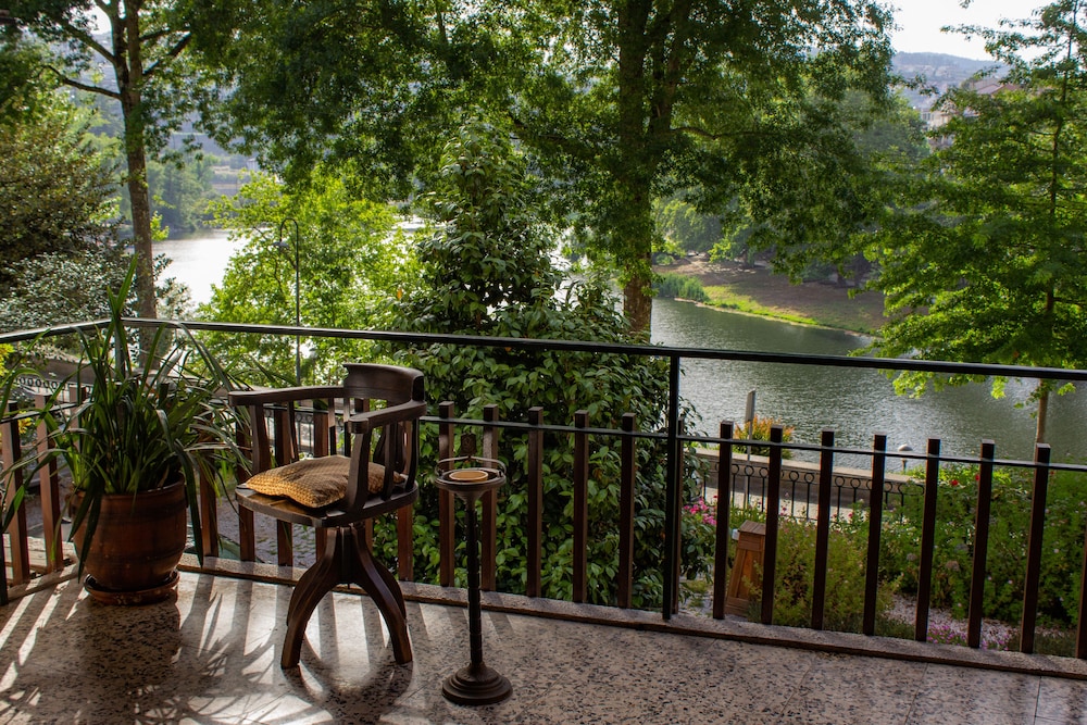 Casa Do Ribeirinho,Porto>>Amarante,2 star