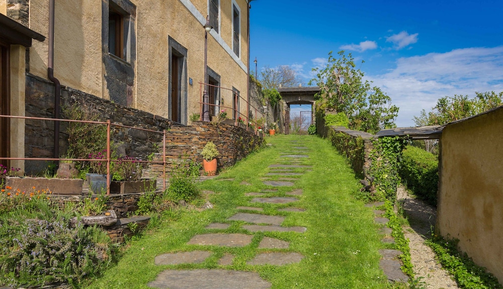 Apartamentos Rurales El Bosque De Las Vinas,Boal>>Asturias,3.5 star