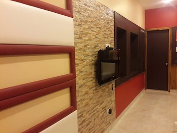 Hotel Varuna,Chetganj,3 star