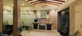 Vatika Inn Hotel,14 Rmv Gulab Bagh Road Udaipur Rajasthan 313001,4 star