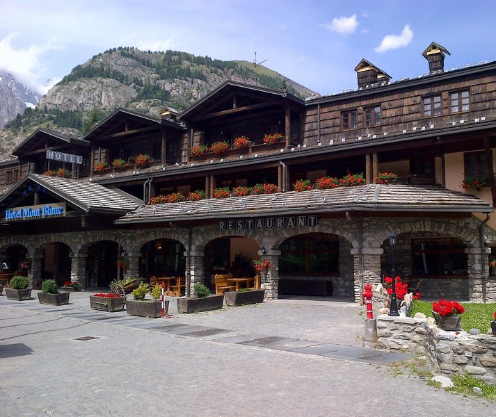 Ih Hotels Courmayeur Mont Blanc Resort,Courmayeur>>Aosta,4 star