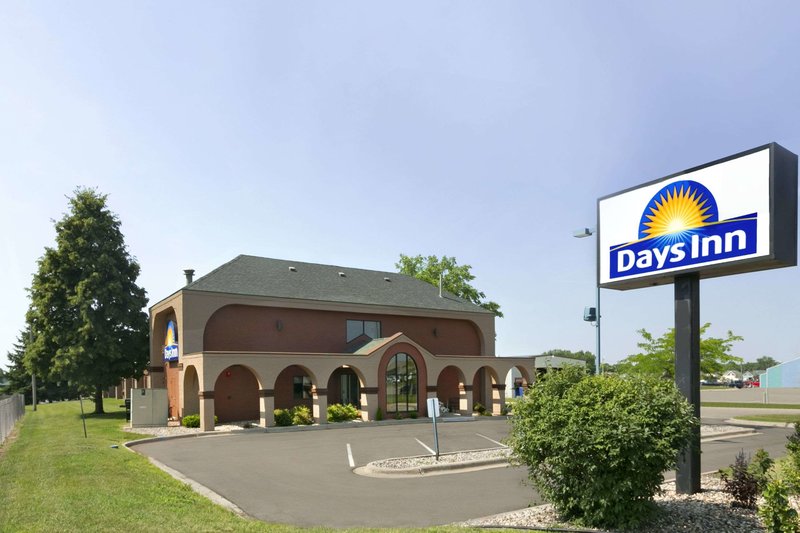 Days Inn By Wyndham Willmar,Clinton>>Alexandria,3 star