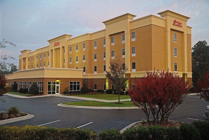 Hampton Inn & Suites Southern Pines-Pinehurst,Fayetteville>>Aberdeen,2.5 star