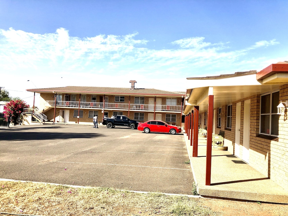 Overlander Motor Lodge