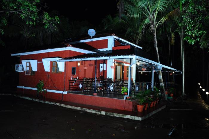 Red Roof Farmhouse,Ratnagiri>>Chiplun,3 star