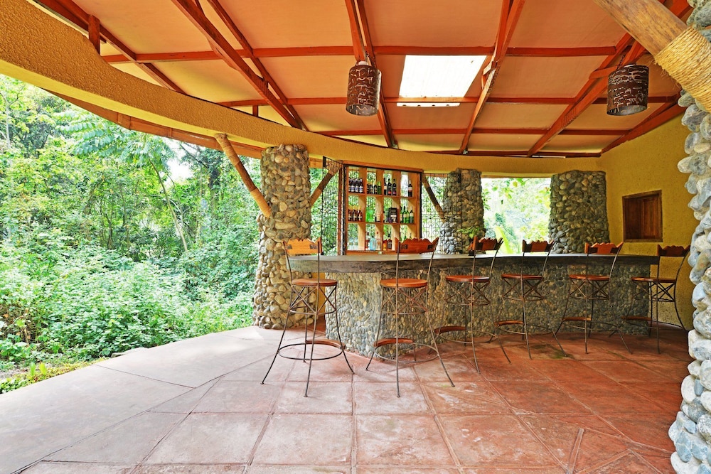 Equator Snow Geo Lodge,,3.5 star