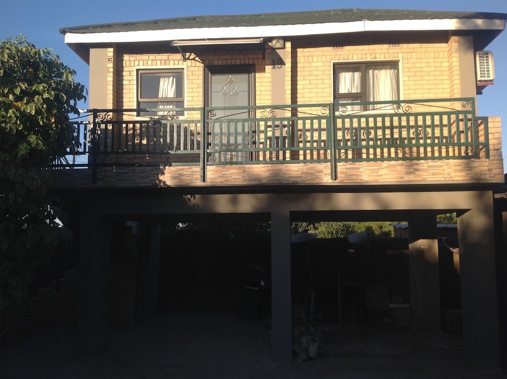 trench town lodge