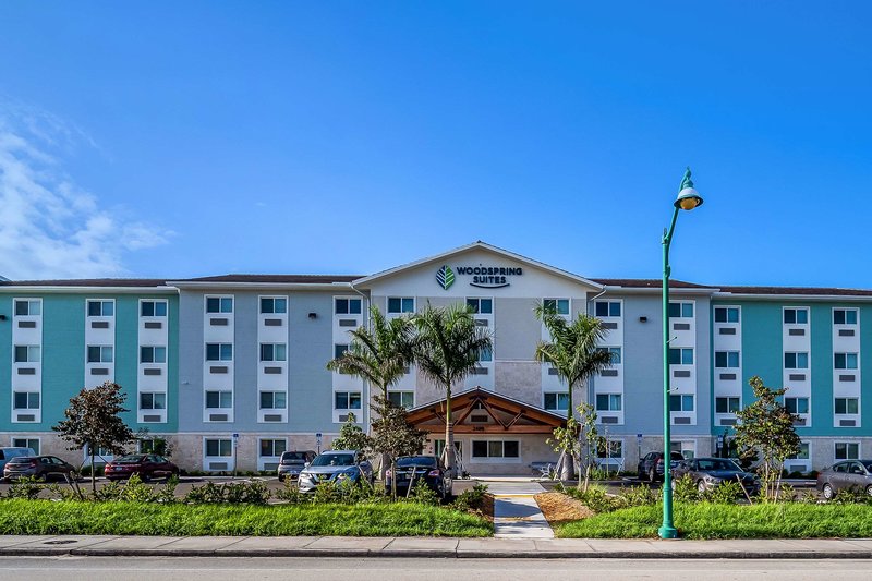 Woodspring Suites Naples West,Florida>>East Naples,2.5 star